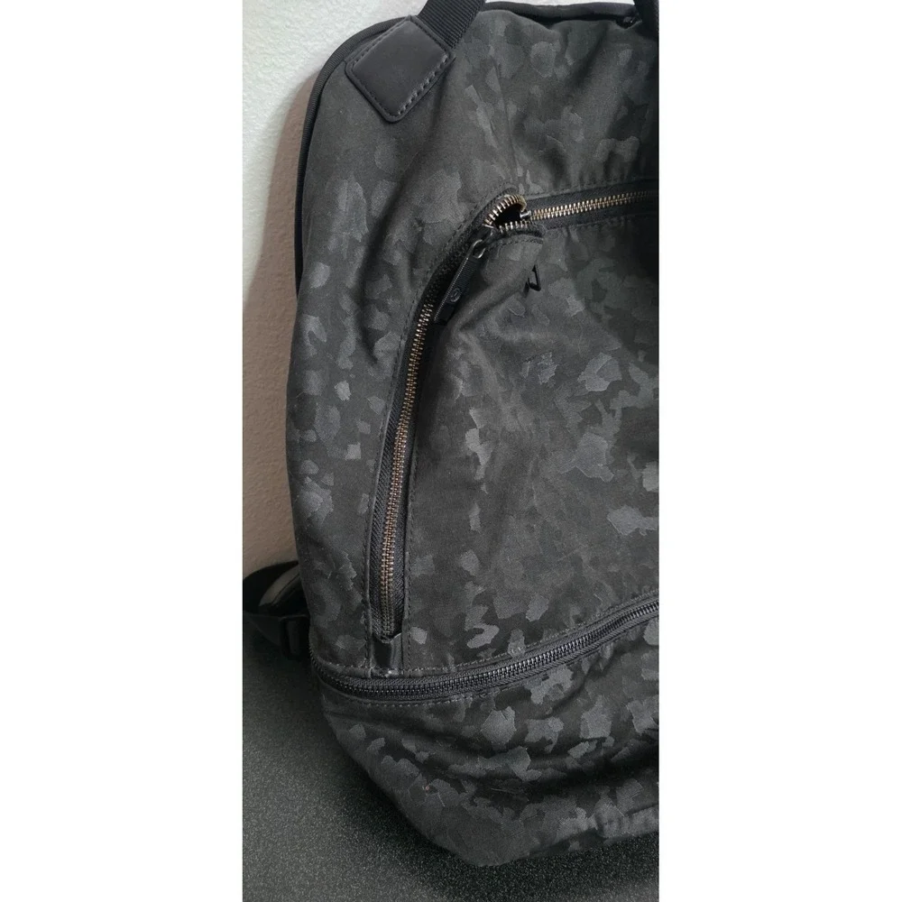 Lululemon Black Camouflage Backpack Medium‎ Polyester Travel School Camo Zip EUC